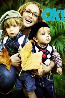 布兰妮与两个爱子上封面 母子亲情尽流露(图)_