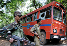 斯里兰卡公共汽车遭袭90人死伤