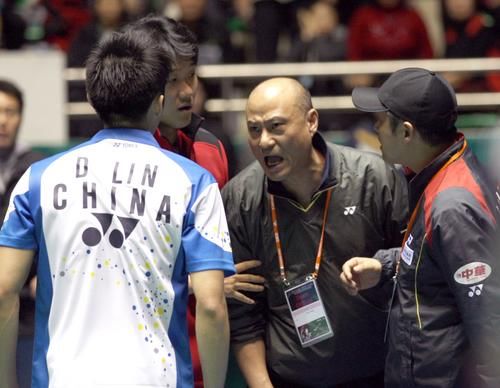 林丹输球又输人 韩国赛摔球拍和李矛对骂(图)_