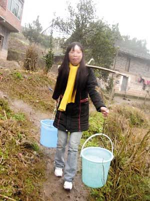 黄德娇一度觉得,只有贫瘠的土地不会看不起她。