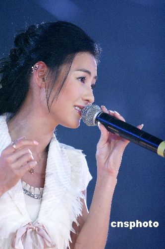 张柏芝短信感谢台湾友人送暖透露无奈心情(图)