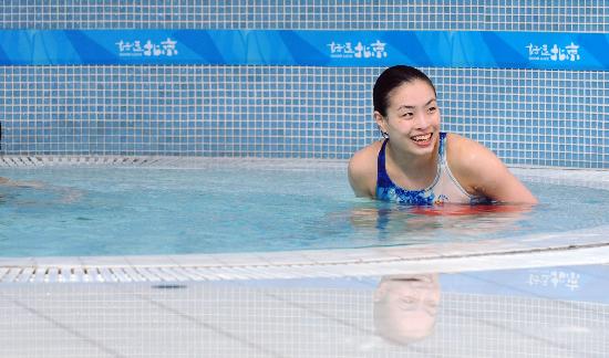 图文-中国跳水队水立方备战世界杯 吴敏霞心情放松