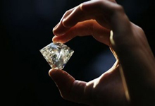 一颗一百克拉无色大钻石将被拍卖