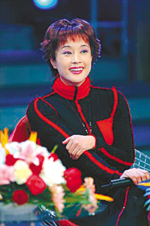 刘晓庆清明写博思念父母 自曝从小是“拖油瓶”