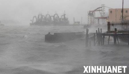台风“浣熊”造成海南131万人受灾
