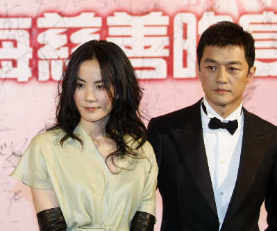 王菲“怀孕”只是托辞 李亚鹏不让妻子复出