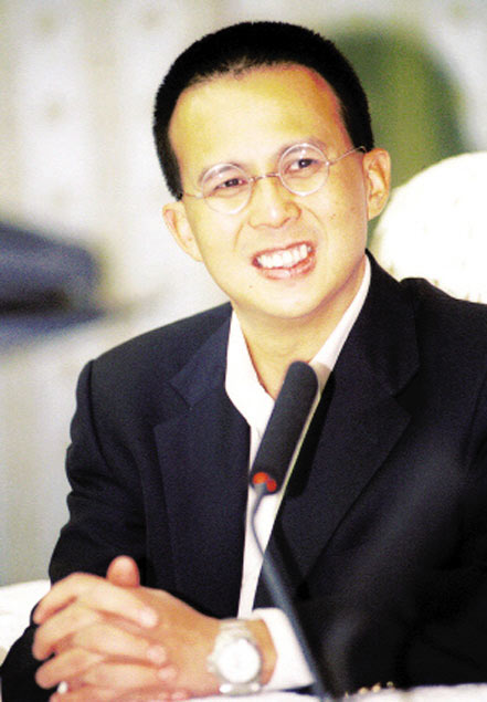 梁洛施陷入连环官司战受访哭诉辛酸成长史(图)