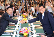 陈云林与江丙坤举行会谈