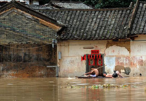 强降水致广东536万人受灾20人死亡