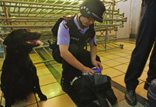 温州禁毒队火车站、机场抽检