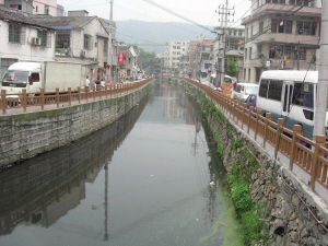 实施《村规民约》后,瓯海区郭溪镇浦西村沿河两侧平时乱丢垃圾的