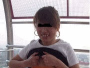 台女子在摩天轮车厢内露点自拍 可能吃官司(图