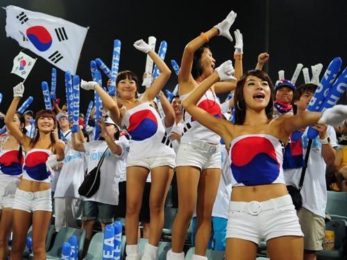 韩国美女啦啦队亮相(组图)