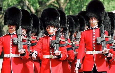 英国皇家仪仗队5名士兵涉嫌吸毒遭解职图