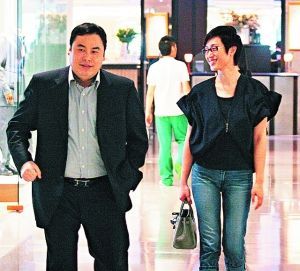 陈法蓉新恋情曝光 被拍与中年男子名店扫货(图)