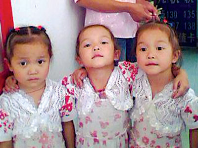三胞胎姐妹因父母改姓没法上户口(图)_户口 超