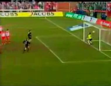 十大雷人乌龙:南雄太职业卧底 布冯亦被雷到_