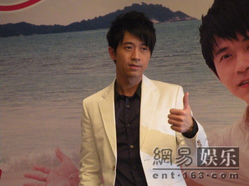 <em>光良</em>破例谈已有多年<em>女友</em> 自称用情专一_<em>光良</em> 