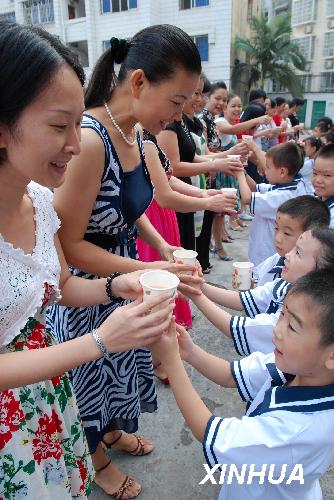 提升教师待遇缘何以公务员为标准?图-温州网-