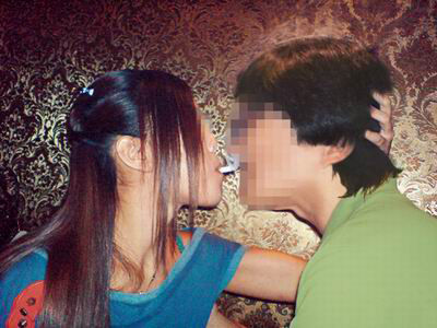 <em>传播妹</em>的服务也愈火辣