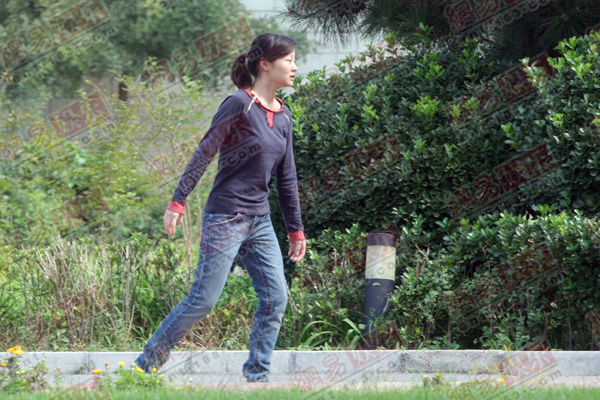 <em>谢东</em>戒毒成功 和<em>女友</em>牵手离开戒毒所_<em>谢东</em> 吸