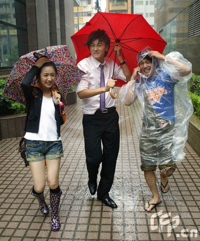 《我的亿万面包》林依晨顶强烈台风开工_林依