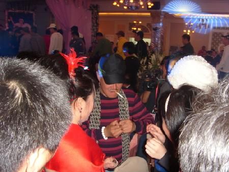 <em>赵本山</em>铁岭风光嫁女 林肯悍马排队<em>场面</em>奢华(图