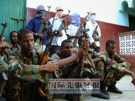 美国军舰围困乌克兰货船将索马里海盗逼入绝境