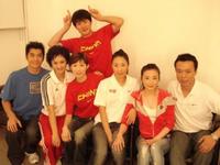 组图:邢傲伟婚礼单膝跪地求婚 何雯娜当伴娘_