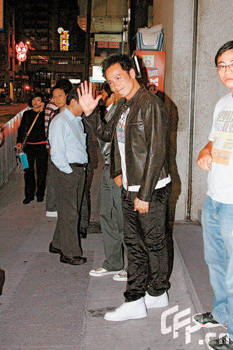 《家好》庆功宴 陈豪被狂灌红酒面红避上镜_家