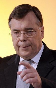 冰岛总理抨击英政府威吓 弱小邻邦 拟控告英国