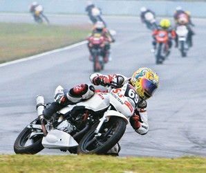 享受竞速疯狂(组图)_竞速 摩托车锦标赛 珠海