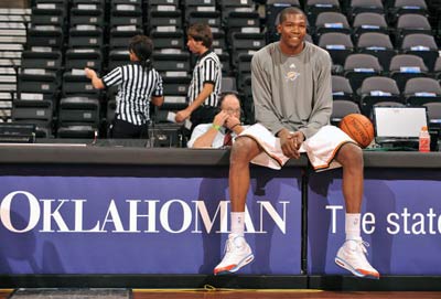 雷霆执行杜兰特合同选项 新人王新城市新开始