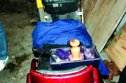 屠宰厂恶臭熏天无人管 只要交钱猪肉就合格(图