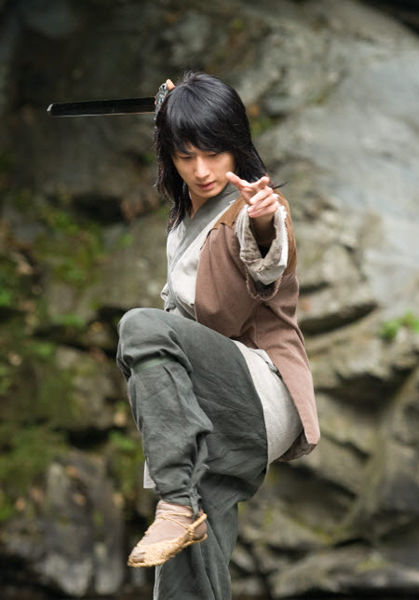 《一枝梅归来》剧照曝光 郑日宇变硬汉_一枝梅归来