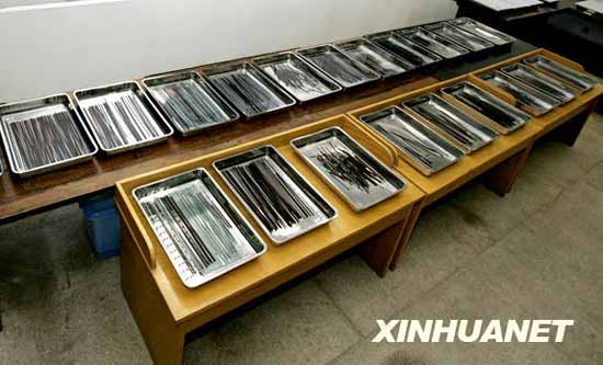 清华大学获该校校友捐赠的2100枚战国时期竹