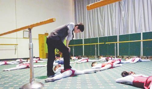 穿舞鞋的实习生(组图)_徐驰 王程 老师