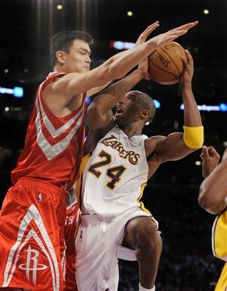 科比一人胜三巨头 美媒体:湖人创五年来最佳开