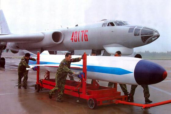 中国新型轰9战略轰炸机隐身排第一类似美F-1