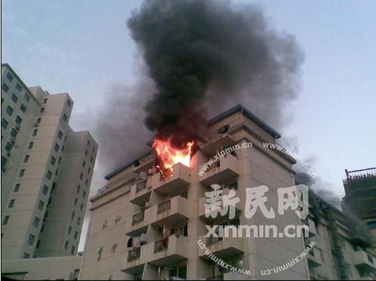 上海商学院宿舍区火灾 4名大学生身亡