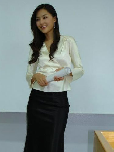 史上最自恋的<em>女老师</em>:上课时也不忘自拍(图)_史