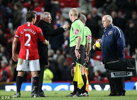 弗格森:裁判应该回学校学c罗 新药检费钱不讨好