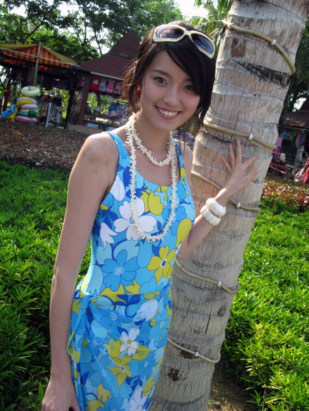 特种部队全球总决赛绝色女主持今亮相_特种部