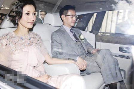 李嘉欣结婚照大曝光许晋亨扮淘气大男孩组图