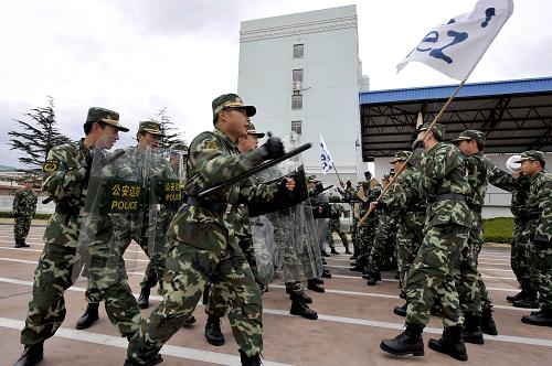 中国第八支赴海地维和警察防暴队组建完成
