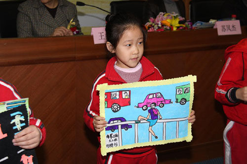 小手拉大手·中国家庭交通安全教育活动在京启