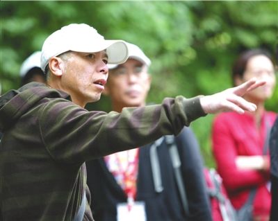冯小刚担忧葛优<em>中年</em>危机 <em>女友</em>不好找_冯小刚