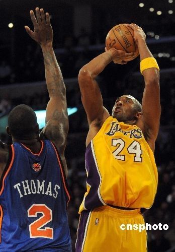 图:科比率湖人逆转险胜纽约尼克斯_尼克斯 洛