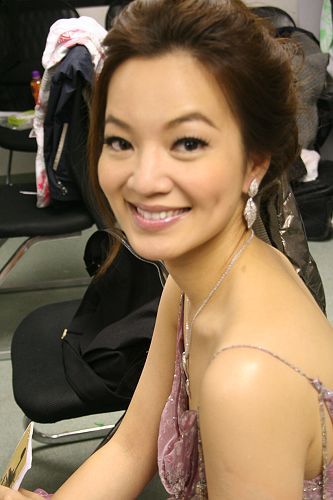 阿雅贴自拍照秀性感身材 胸部变化遭质疑_阿雅_