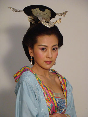 桑叶红袁立"争风吃醋" 不惜片场"大打出手"图片